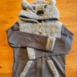 Girls Cat & Jack Gray Bear Hoodie Size M (7-8)
